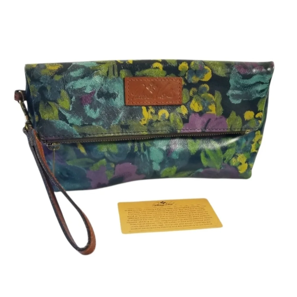PATRICIA NASH Valerie Leather Fold Over Wristlet Deep Blue Nature Floral P715420